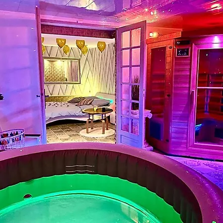 Luxury Sauna Jacuzzi Villemomble