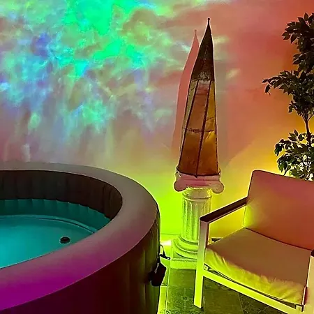 Liefdeshotel Luxury Sauna Jacuzzi